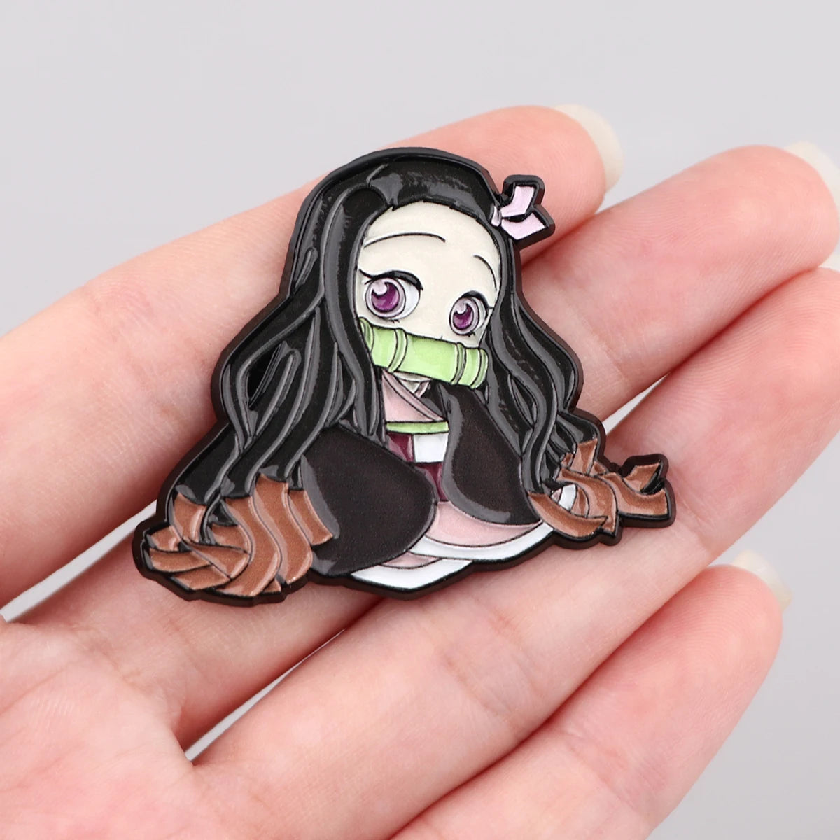 Anime smaltovaná brož Nezuko – odznaky pro ženy, připevnění na batoh, cosplay doplněk, módní šperk a dárek.