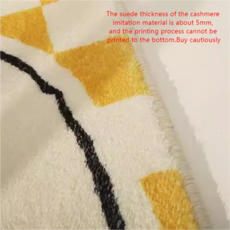 Stylový Bílý Koberec s Potiskem Auta – Digitální Tisk, Ruční Zpracování, Protiskluzový Dekorativní Koberec – Ideální Dárek do Nového Domova